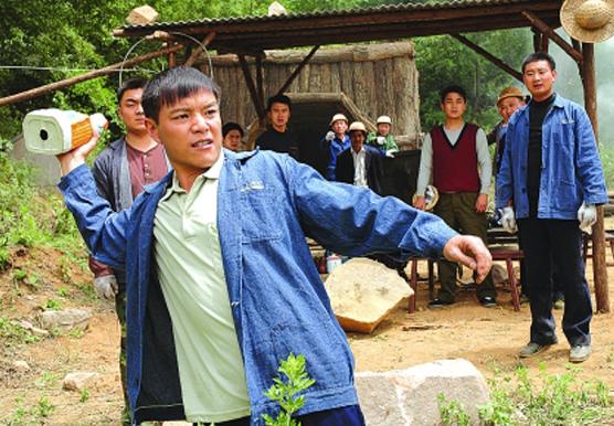 豫剧经典剧目 豫剧《山里的汉子》剧照 剧情介绍 唱词