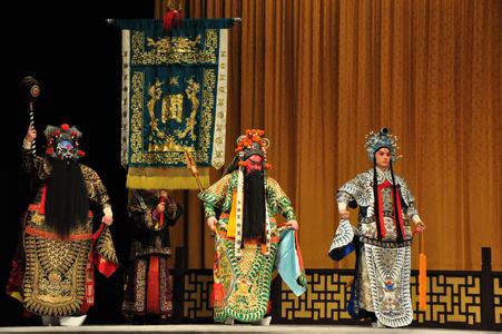 京剧经典剧目 京剧《华容道》剧照 剧情介绍 唱词