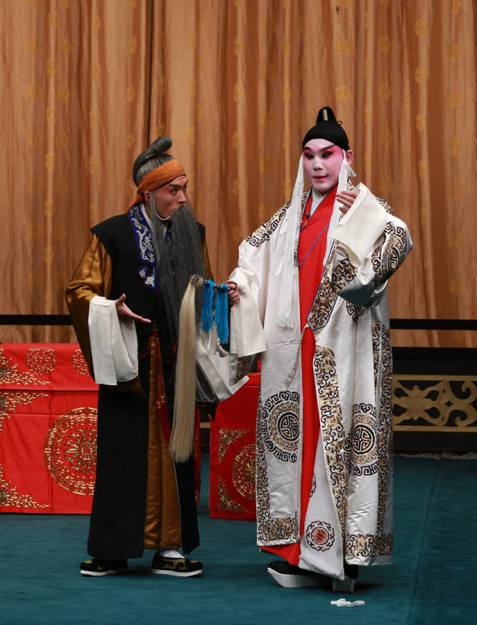 京剧经典剧目 京剧《逃国献宝》剧照 剧情介绍 唱词